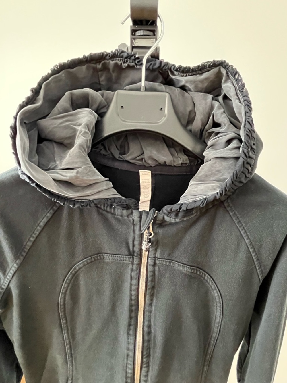 lululemon athletica black scuba ruched hood zip up jacket- Limited US 6 - Picture 5 of 14